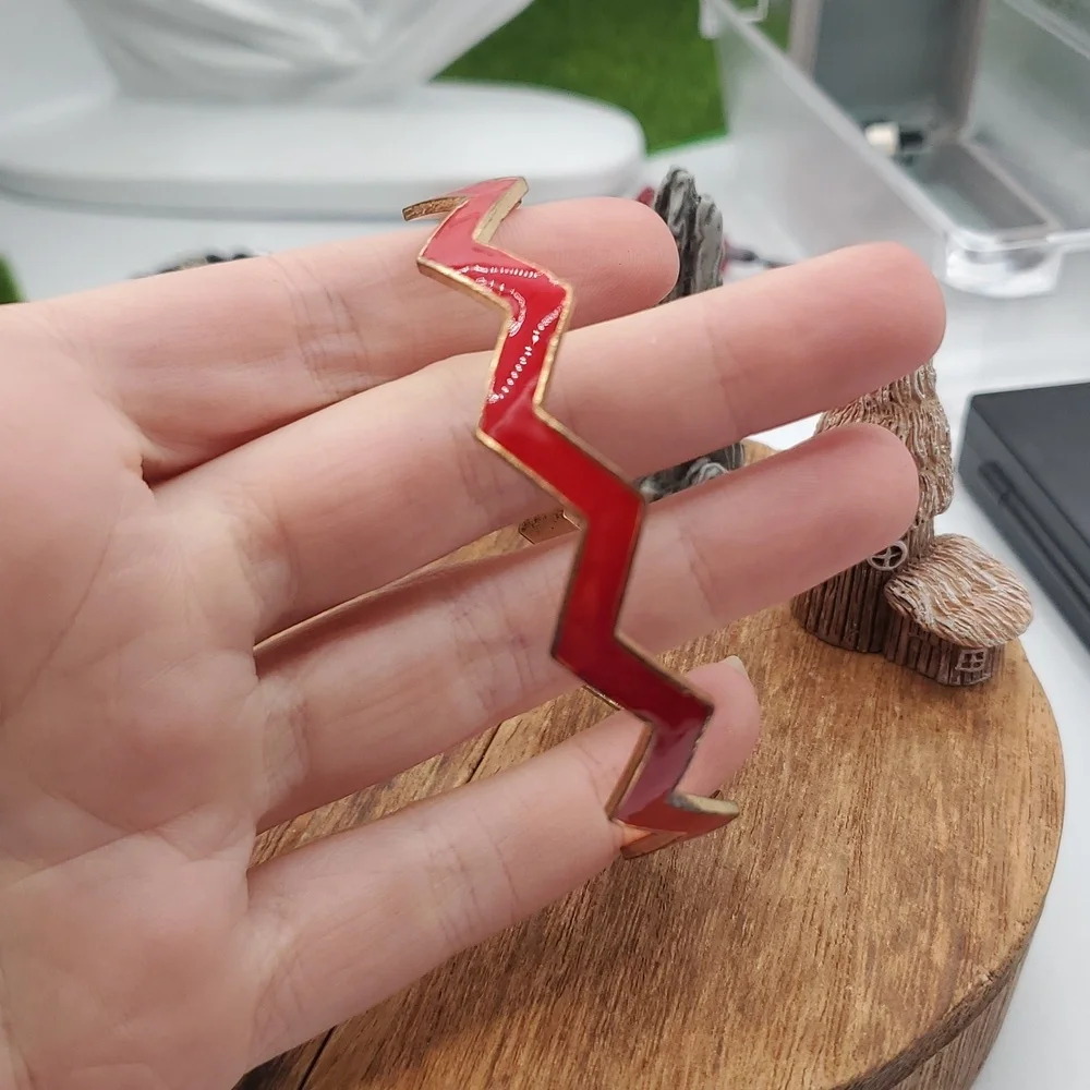 Gold Tone Wave and Red Zigzag‎ Bracelet B3409